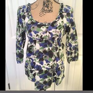 🌼 NWT  New York & Co Cute Floral top Size Small  Such a Great Feel to it!